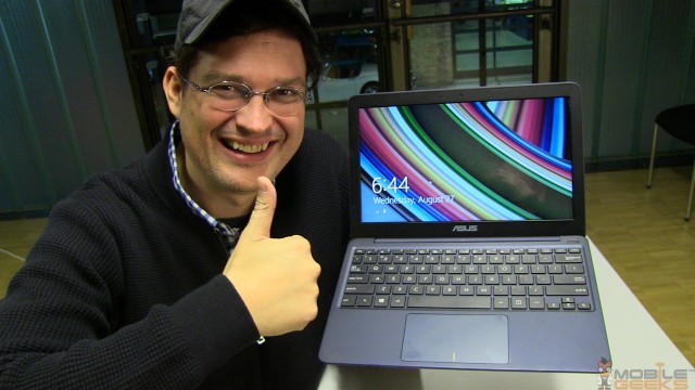 ASUS-EeeBook-X205-Hands-On-004