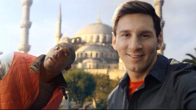 turkish_airlines_kobe_vs_messi_selfie